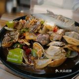 我们去的早，店里人也挺多的，好吃不贵，推荐