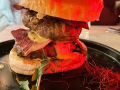 双层牛肉芝士汉堡-The Rug Cafe(王府中环店)