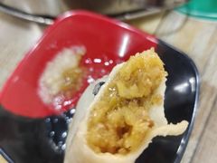 酸菜油梭子蒸饺-金三老特味居