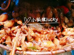 霸道龙虾拿下蛙-沪小二炭火蛙锅(淮海中路美食不夜城店)