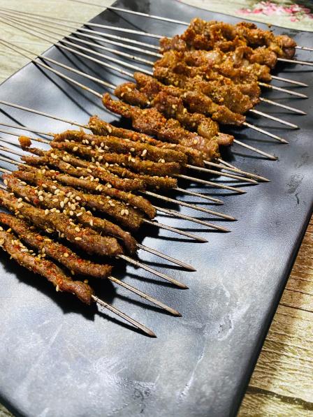 在隔壁点了砂锅,少点了几串尝尝味道 点的三五七分熟～全熟和酱油筋