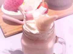 草莓奶昔-随心小姐