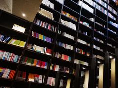 -钟书阁(松江泰晤士小镇店)