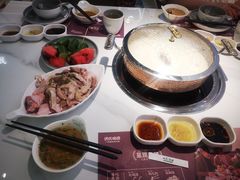 -洪氏嗨捞·广东猪肚鸡·椰子鸡火锅(西咸万象城店)
