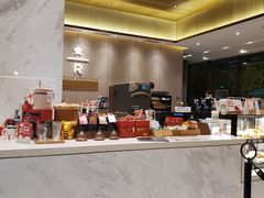 -星巴克臻选(深圳龙华红山天虹店)