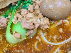 传统猪肉刀削面加卤蛋加豆皮-东方削面(市政府店)