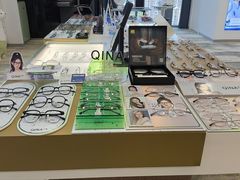 -三目眼镜·蔡司视觉合作店(青浦宝龙店)