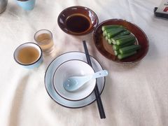 -猪三哥肥肠鸡川菜小炒