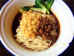 招牌豌杂面-东三里屯豌杂面