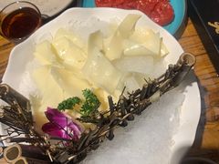 -老牌坊云南鱼豆花火锅(爱建店)