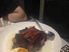 元宝目鱼红烧肉-屋里厢上海菜馆