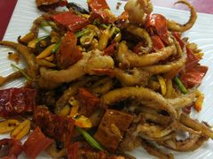 脆椒辣鱿鱼-兴国苑酒店