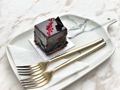 小布朗-UNI UNI(环亚凯瑟琳店)