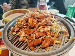 经典葱爆小羔羊肉-悦融·京鲁菜·露台花园(安定门店)