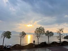 -湖景渔湾