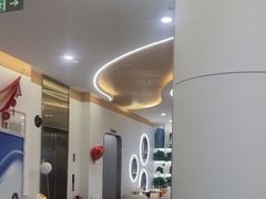 -皓齿连锁·雅贝健口腔·种植·矫正中心(虹口曲阳路店)