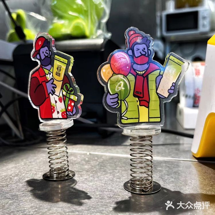 丘大叔的这杯新品,是恋爱的感觉😉|深圳罗湖|万象食家