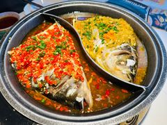 -阿瓦山寨·湘菜现炒·剁椒鱼头王(咸阳总店)