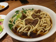 牛肉面-清真吴记门钉肉饼·喜多利