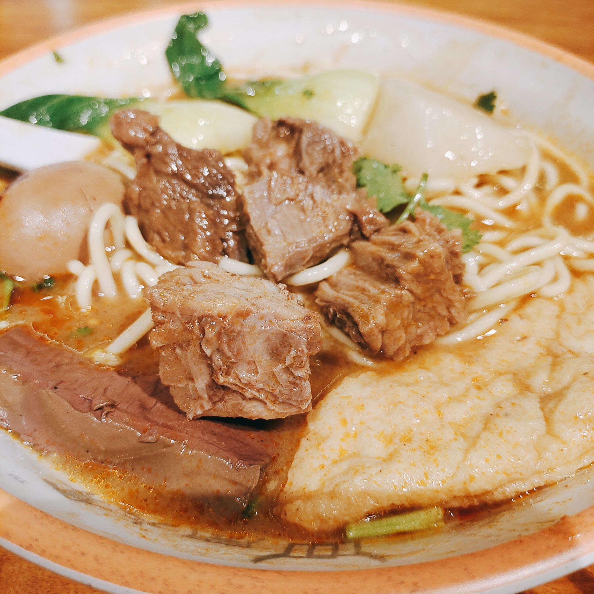 牛腩多多沙茶面