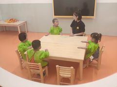 -小门牙好性格托育(北外滩中心)