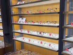 -优医视平价眼镜蔡司依视路折扣工厂店(德胜门店)