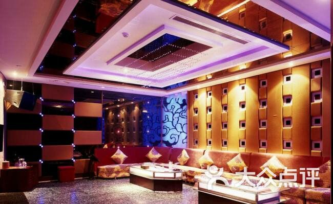 金碧辉煌ktv俱乐部