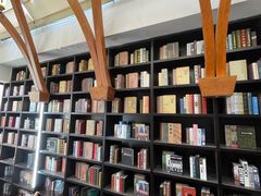 -钟书阁(松江泰晤士小镇店)