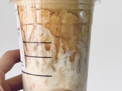 玫瑰花流冻拿铁-星巴克臻选(国贸商城首店)