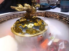 酸菜酥肉鸳鸯锅-火鳳祥美蛙牛肉自助(青悦城店)