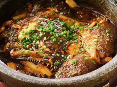 石锅碟鱼头-新海渔港·胶东海鲜家常菜·家宴(奥体中心店)