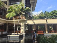 -亚龙湾喜来登·美景台大堂吧