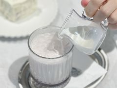 草莓牛乳-PANYA(东湖店)