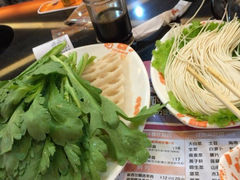 -呷哺呷哺(世贸.工三店)