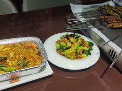 -三个大叔烤羊肉串·歌手驻唱·碳烤鲜肉(西三旗店)