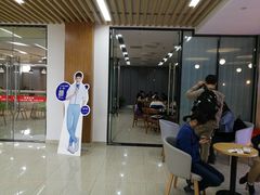 大堂-瑞幸咖啡(华东理工大学商学院店)