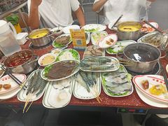 -四囍码头海鲜烧烤自助火锅(外滩南京东路悦荟广场店)