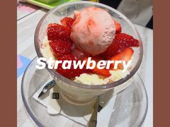 草莓提拉米苏芝士雪-满记甜品(日月光二店)
