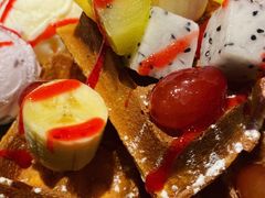 水果华夫饼-Lia Cafe Bar Restaurant松山咖啡屋