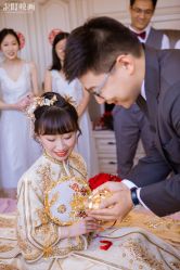 -禕·愫白婚纱商店