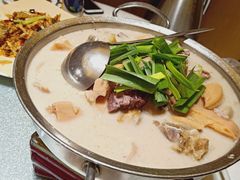 猪蹄藕汤-鑫小城故事·藕汤·家常菜(台北一路总店)