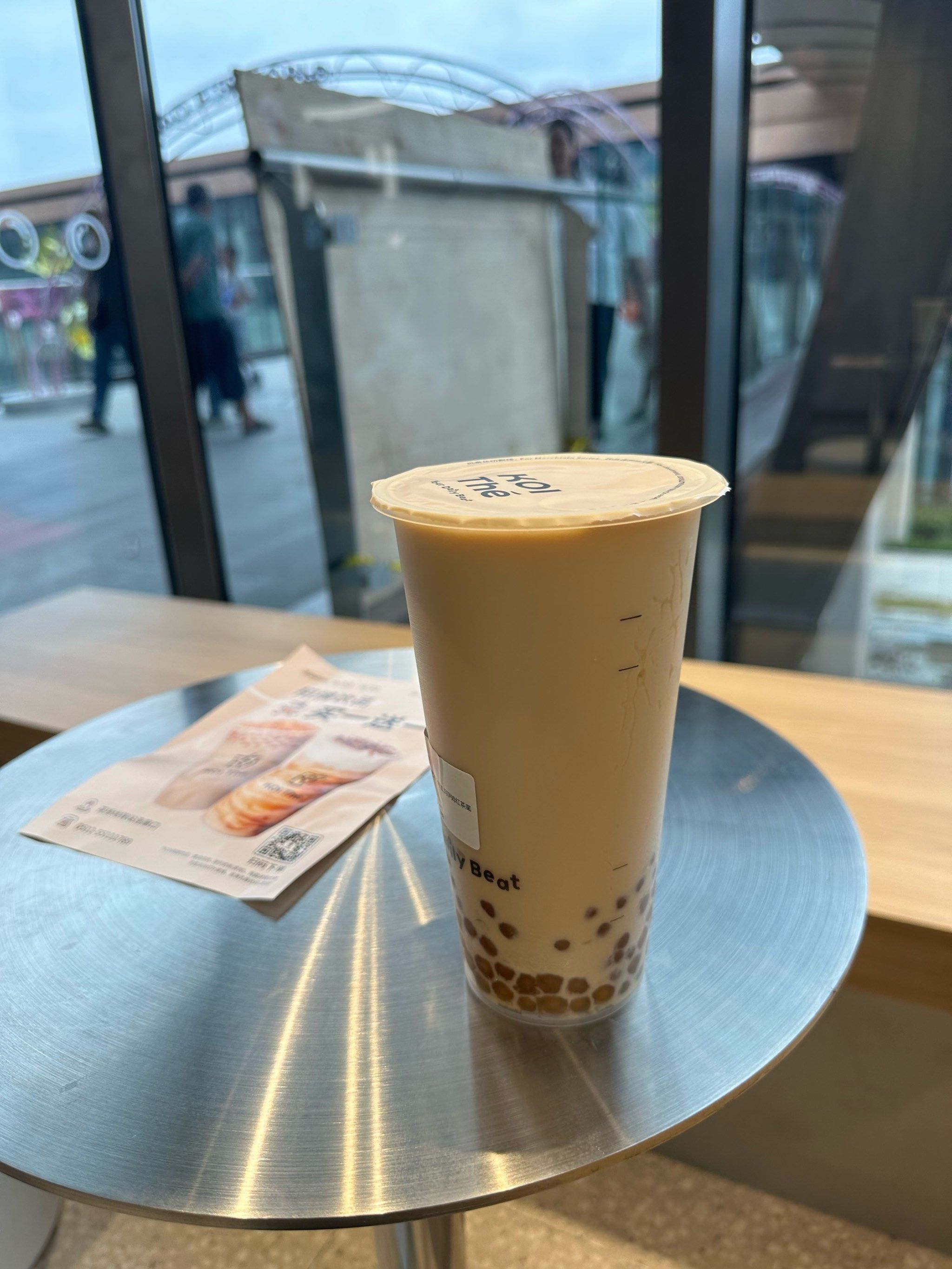 在新加坡最喜欢的奶茶就是koi,三分糖红