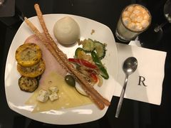 -上海漕河泾万丽酒店