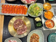 -臻牛烤肉