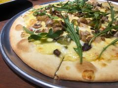 墨西哥鸡肉蘑菇薄脆披萨-West10 西拾·西餐厅·创意菜(未来科技城店)