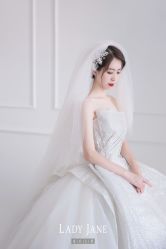 -Lady  Jane高端婚纱礼服馆