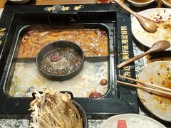 -老牌坊云南鱼豆花火锅(哈西万达店)