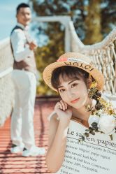 -现代经典婚纱摄影