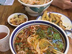 -云阿蛮云南生烫牛肉米线(奉贤路店)