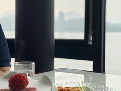 杨梅鳕鱼球-柳莺湖上·湖景餐厅·江南菜(西湖店)